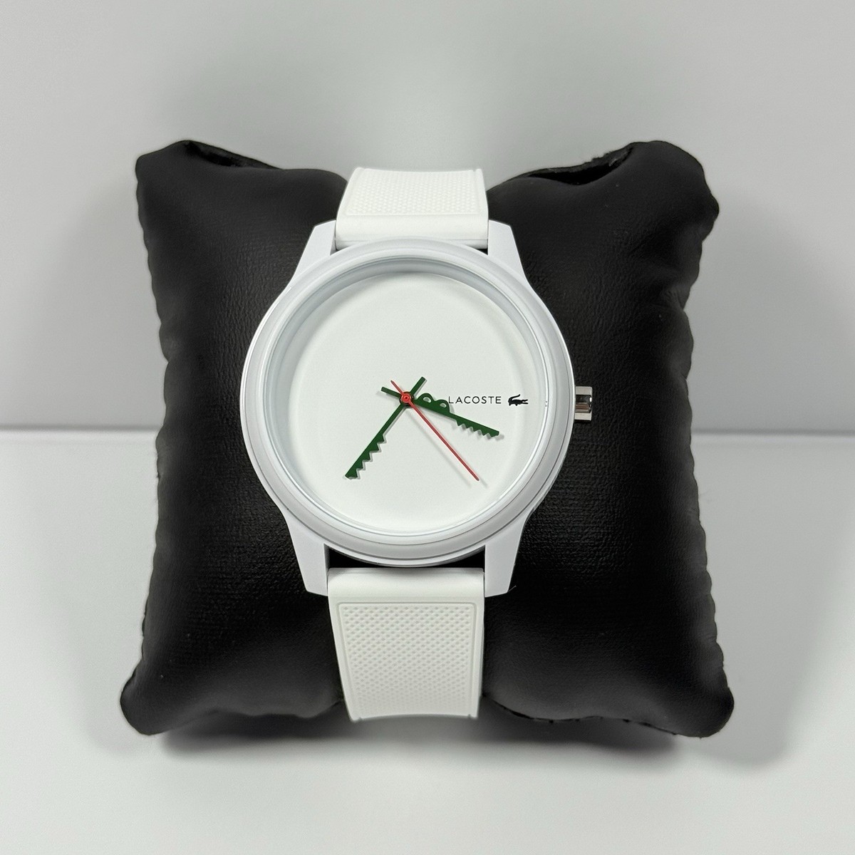 安くしました！美品✨LACOSTE クォーツ腕時計 ホワイト 安くしました！美品✨LACOSTE クォーツ腕時計 ホワイト 安くしました