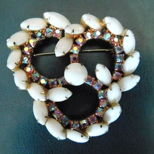 Vtg JULIANA D&E MILKGLASS and AURORA BOREALIS RHINESTONE BROOCH / CIRCLE WREATHS