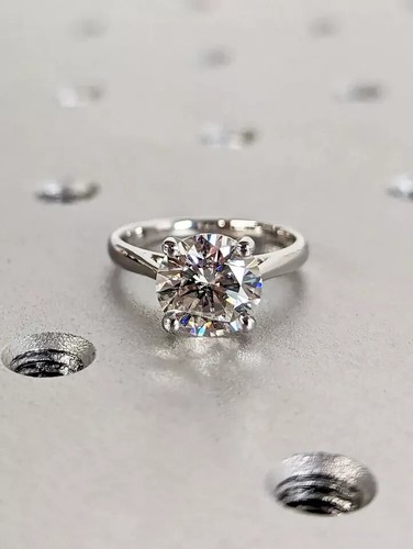 Anillo de compromiso nupcial de diamantes cultivados en laboratorio redondo de 2 quilates de oro blanco de 14 quilates certificado IGI - Imagen 2 de 5