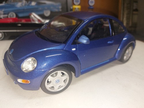 1/18 VOLKSWAGEN NEW BEETLE , IN BLUE BY , MAISTO, NO BOX - Picture 2 of 14