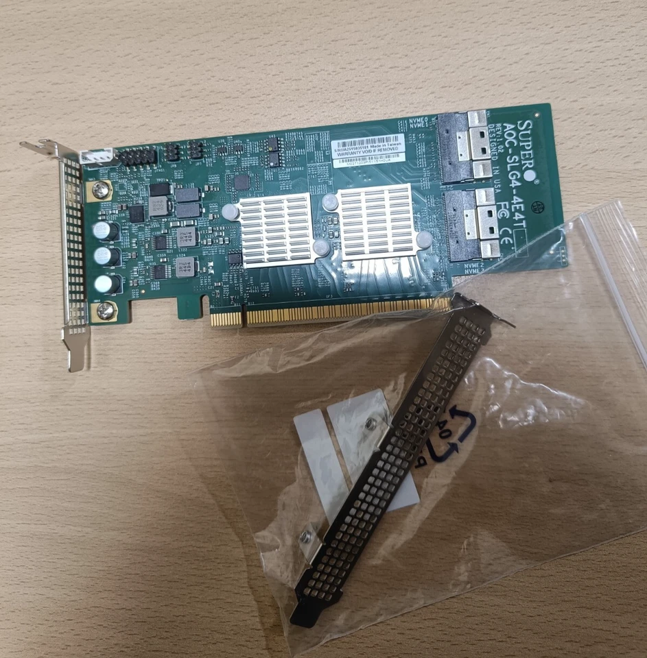 Supermicro AOC-SLG4-4E4T PCIe 4.0 x16 HBA 4x NVMe SlimSAS Retimer Low Profile - Immagine 2 di 3