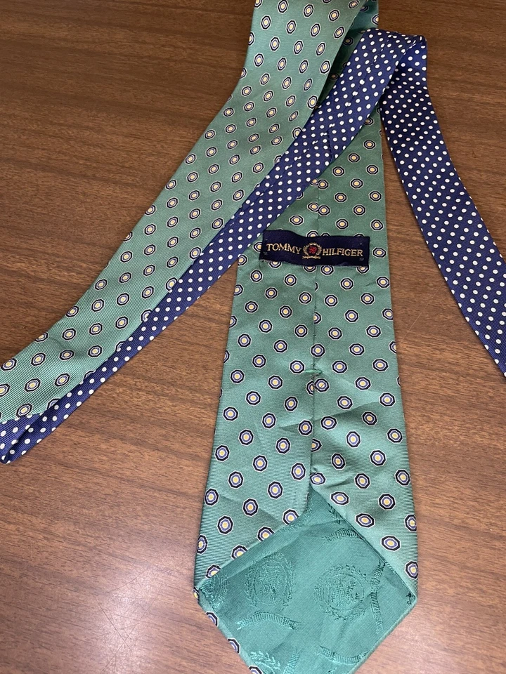 Corbata de seda Tommy Hilfiger de colección dos tonos azul verde lunares Y2K Foto 2 de 4