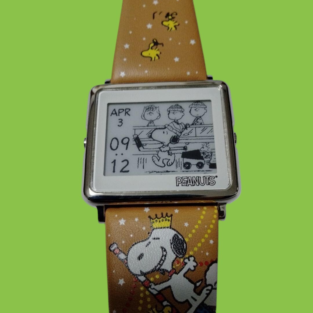 Smart Canvas  スヌーピー　SNOOPY デジタル　腕時計　セイコー Seiko Epson Smart Canvas Snoopy Peanuts Collaboration Watch
