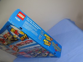 Collection Fresh LEGO CITY, Passenger Train 7938 Retired, NIB