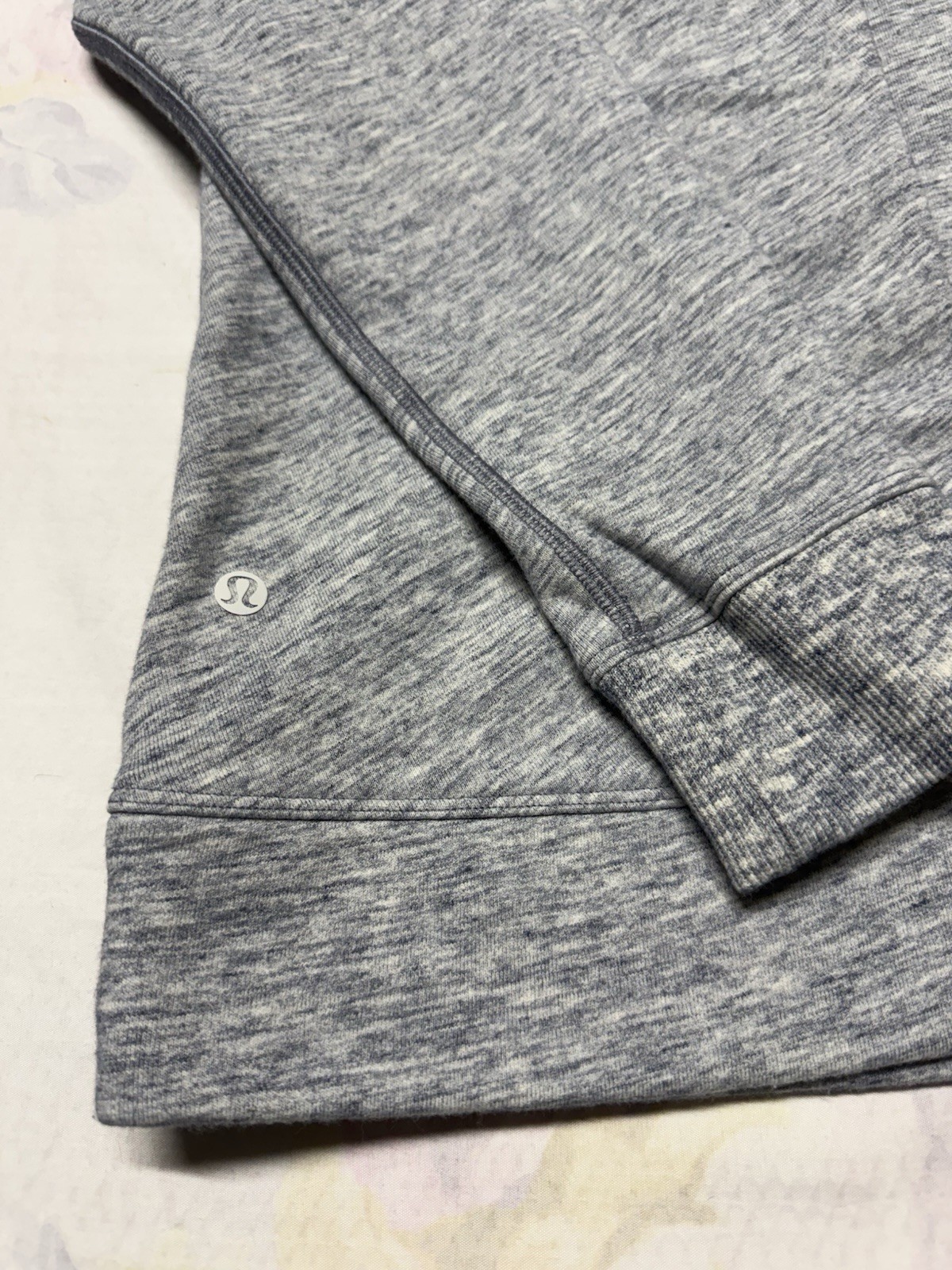 Lululemon Gray Pullover Crew Neck Sweatshirt Men'… - image 3