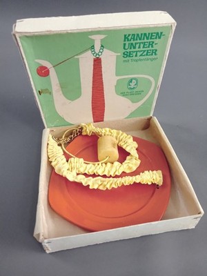 DDR Kannenuntersetzer mit Tropfenfänger  VEB Plast-Dekor Dresden OVP Kaffeetisch