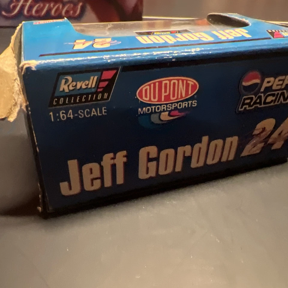 Chevy Monte Carlo 2001 colección Revell Jeff Gordon DuPont Pepsi 1:64 en caja Foto 4 de 4