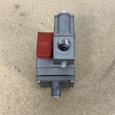 ESSEX SX211Y HVAC Furnace Gas Valve 211-221080-1304 in and out 1/2
