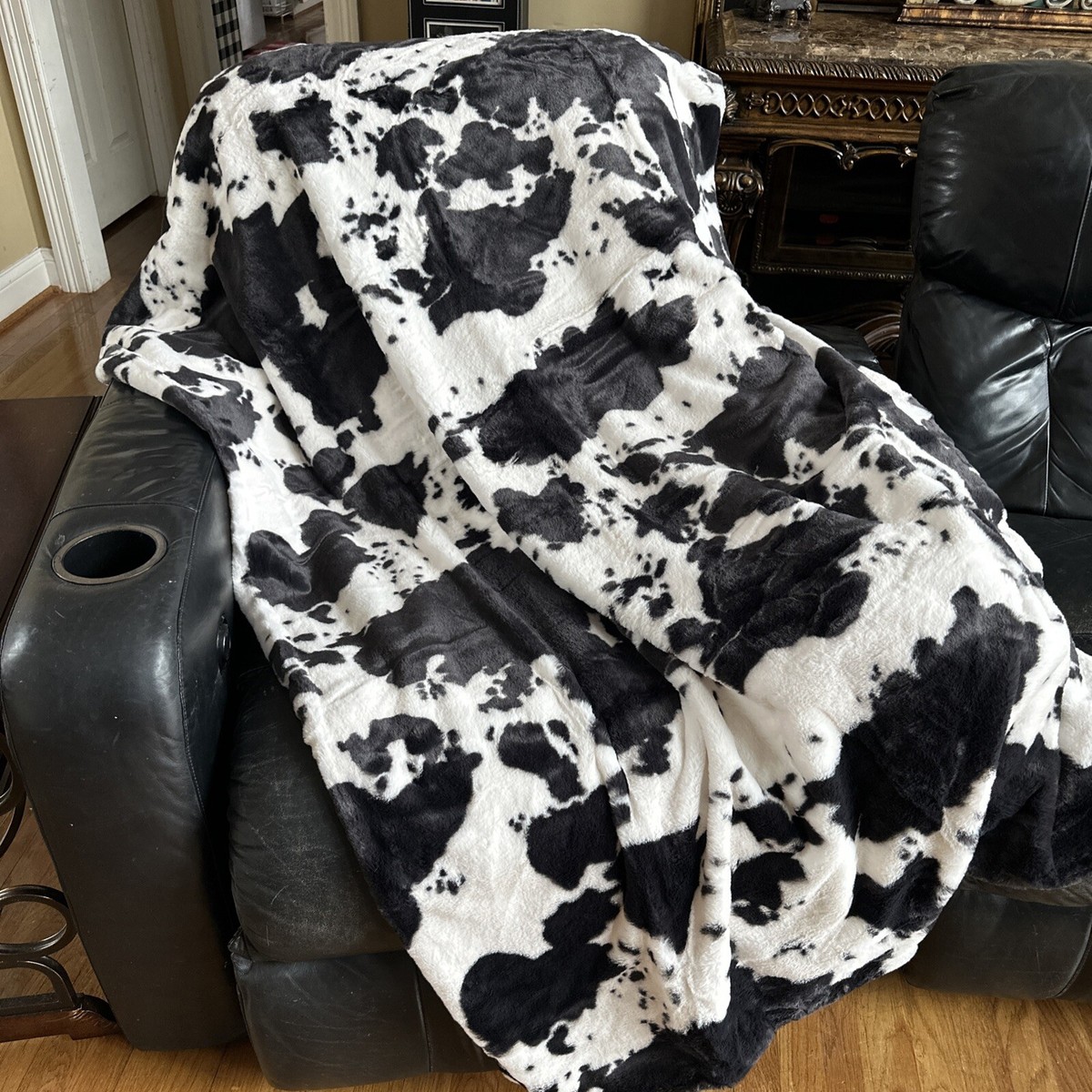 COW PRINT Black & White HUGE 60 x 70 Soft Plush Luxury THROW