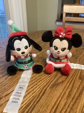 Disney Parks Wishables Goofy  Minnie Mouse Christmas Holiday Plush Set