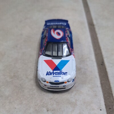 1997 Racing Champions Mark Martin #6 Valvoline Nascar Diecast 1/64