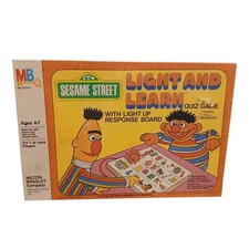 Vtg 1977 Sesame Street Light and Learn Quiz Game Nostalgic Kids Ages 4-7 USA Toy