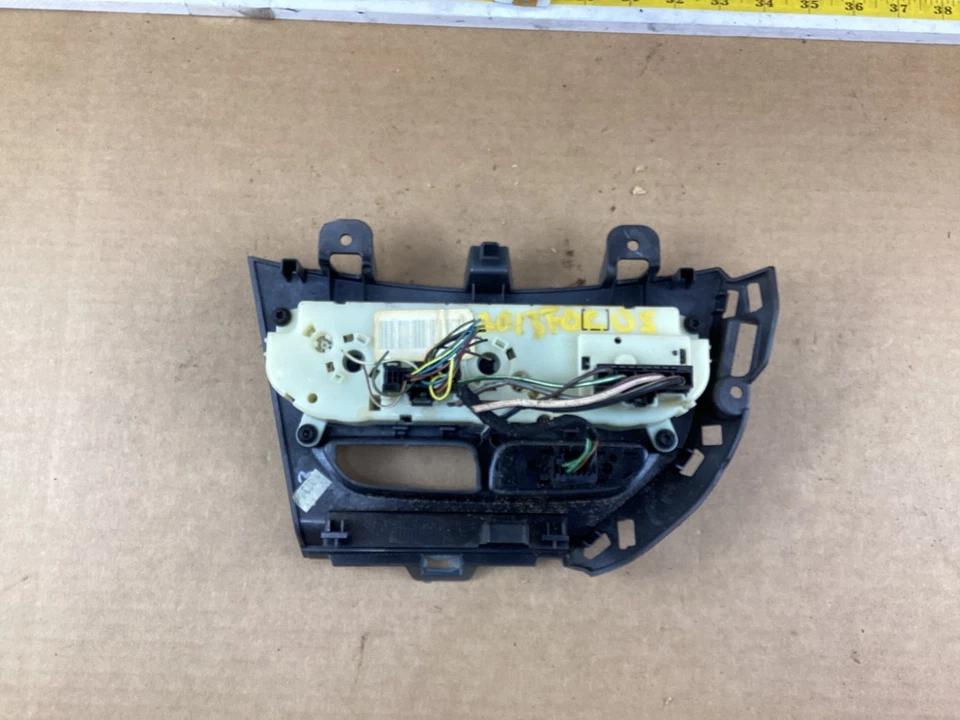 2013-2014 Ford Focus AC Heater Temperature Climate Control w/ Bezel Trim OEM - Image 4 of 4