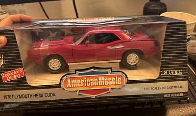 Ertl 1970 Plymouth Hemi 'Cuda Moulin  Pink Black Details 1/18 America Muscle 