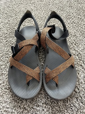 men's chaco flip flops size 10