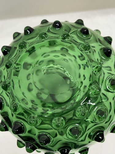 Fenton Vintage Blown Glass Green Hobnail Large 7 Inch Ruffled Vase - Picture 4 of 4