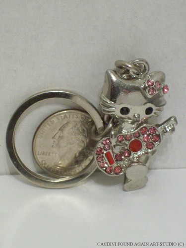 Llavero Hello Kitty Rosa Estrás Guitarra Plata Metal Llavero Bolso Dije - Imagen 3 de 9