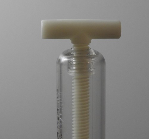 Máquina de ajo vintage rara baquelita blanca transparente 6 1/4" B26 - Imagen 3 de 18