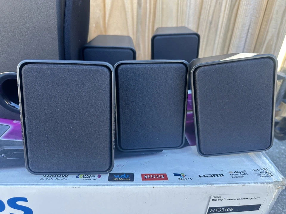 Philips HTS3106/F7 DVD/Blu Ray Smart Home Theater System 5.1Ch. 1000w - Image 2 of 4