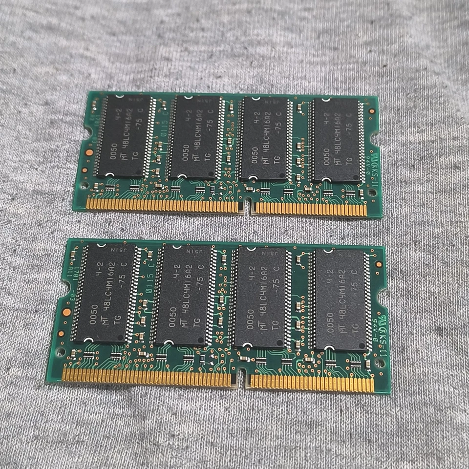 RAM PORTÁTIL MICRON VINTAGE - MT8LSDT864HG-10EC5 - 2X64MB - PC100 SODIMM Foto 2 de 2