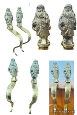 2 Santa Claus Father Christmas 1 Pair Solid Brass 3.5” Figurine Stocking Hangers
