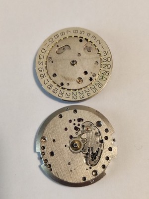 Vostok Handaufzugswerke 2414a und 2409.