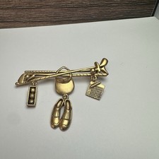 Golf Clubs, Shoes & Hat Golfing Brooch Pin Gold Tone Signed Danecraft