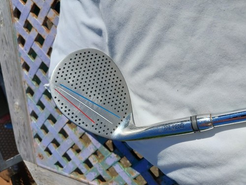 TIGER SHARK TRIPLE CROWN SAND WEDGE DESIGNED BY SIMMONS WITH A TIGER SHARK GRIP - Picture 5 of 11