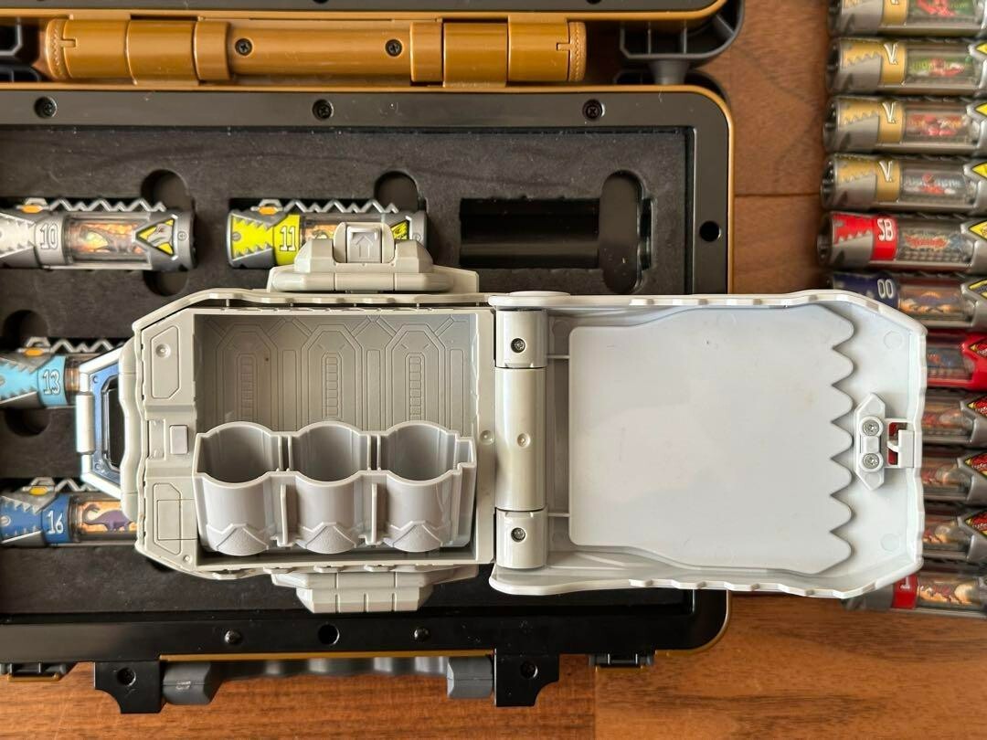 Bandai Power Rangers Dino Charge Morpher Megazor Zyudenchi 64p