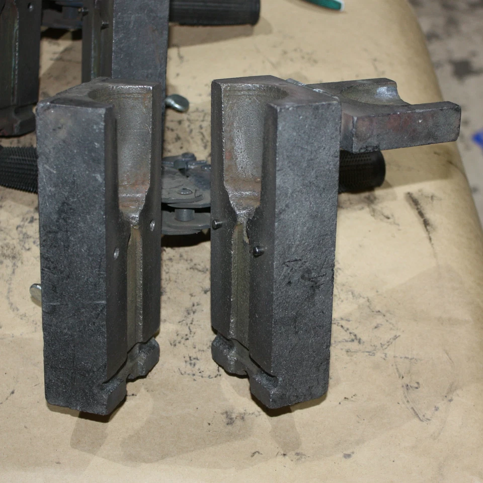 Erico Cable - Cable Copper Thermite Graphite Welding Mold handle clamp HXU7.6-50 - Image 4 of 4