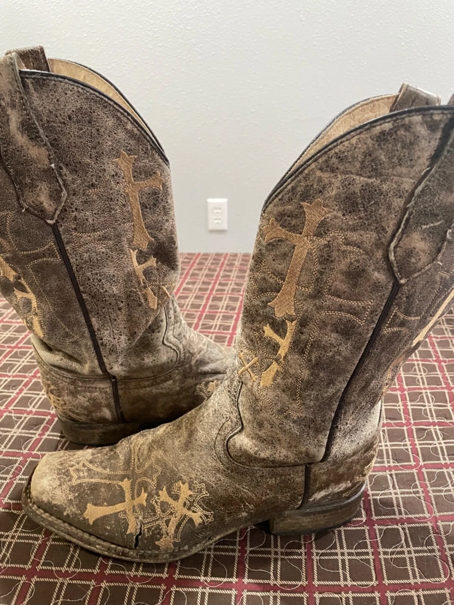 well used leather cowgirl boots