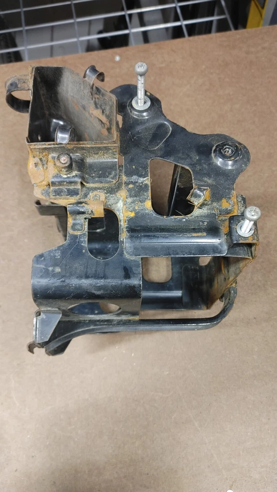 1979 年雅马哈 Special XS650 电池盒 — 第 4/4 张图片