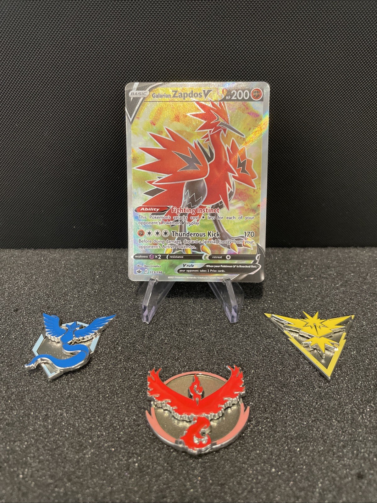 Galarian Zapdos V (Full Art) 173/198 Swsh06: Sword & Shield - Chilling Reign...