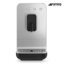 SMEG BCC01BL Cafetera Automática Espresso 19 Bar Mate Negro - Uso Ligero