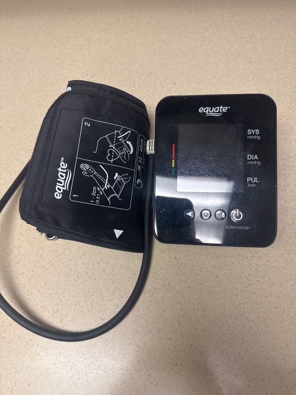 equate sphygmomanometer digital face. Blood pressure cuff. Excellent condition 