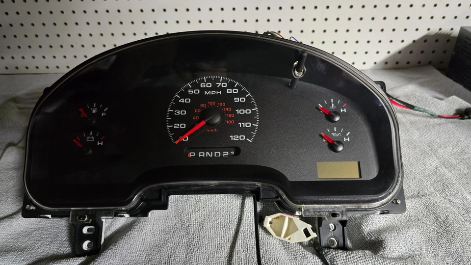 Ford F-150 XL/STX 2004-2005 cuadro de calibre Foto 2 de 4