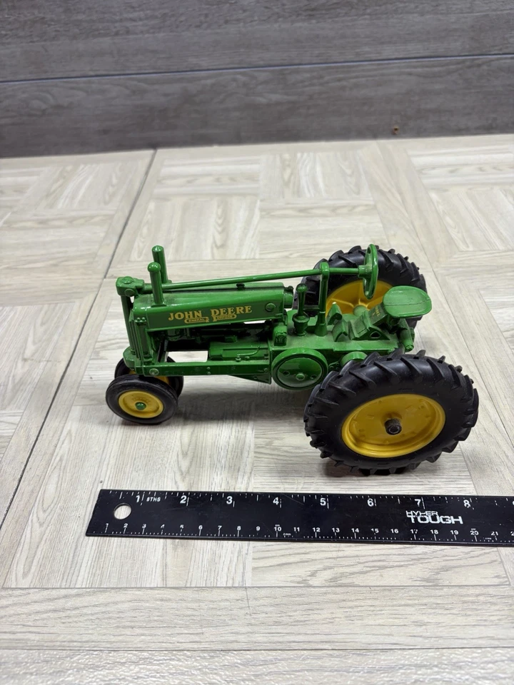 De colección Ertl 1/16 1934 John Deere Modelo A Diecast Metal Coleccionista Tractor Juguete Foto 2 de 4