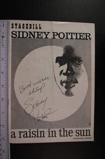 SIDNEY POITIER (1927 2022) AUTOGRAPH 1959 PLAYBILL A Raisin in the Sun