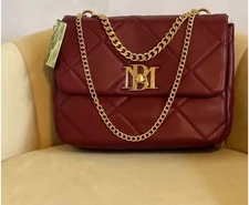 Badgley Mischka BIG CHAIN CROSSBODY BAG WITH BIG DIAMOND QUILTING In Wine
