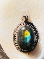VINTAGE Handmade Labradorite PENDANT 925 Silver 1 1/8" Length  7/8" Width