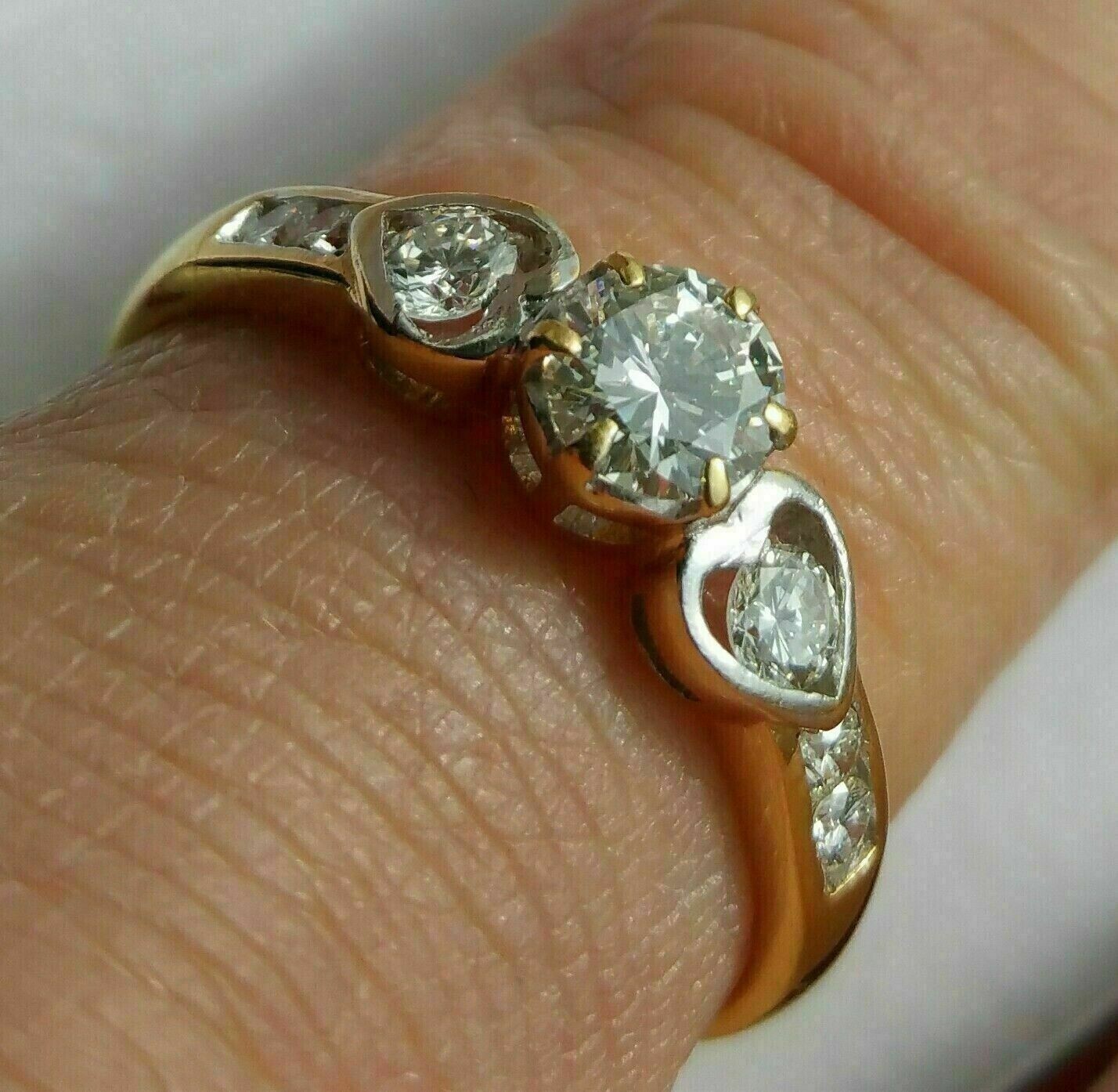 Anillos de compromiso para mujer de diamantes simulados de corte redondo enchapados en oro amarillo de 14 k