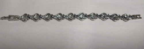 Black and silver heart bracelet - Picture 3 of 4
