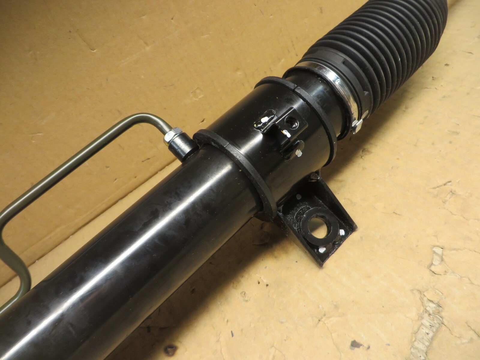 OEM # 20964165 GM General Motors OEM new STEERING GEAR RACK AND  