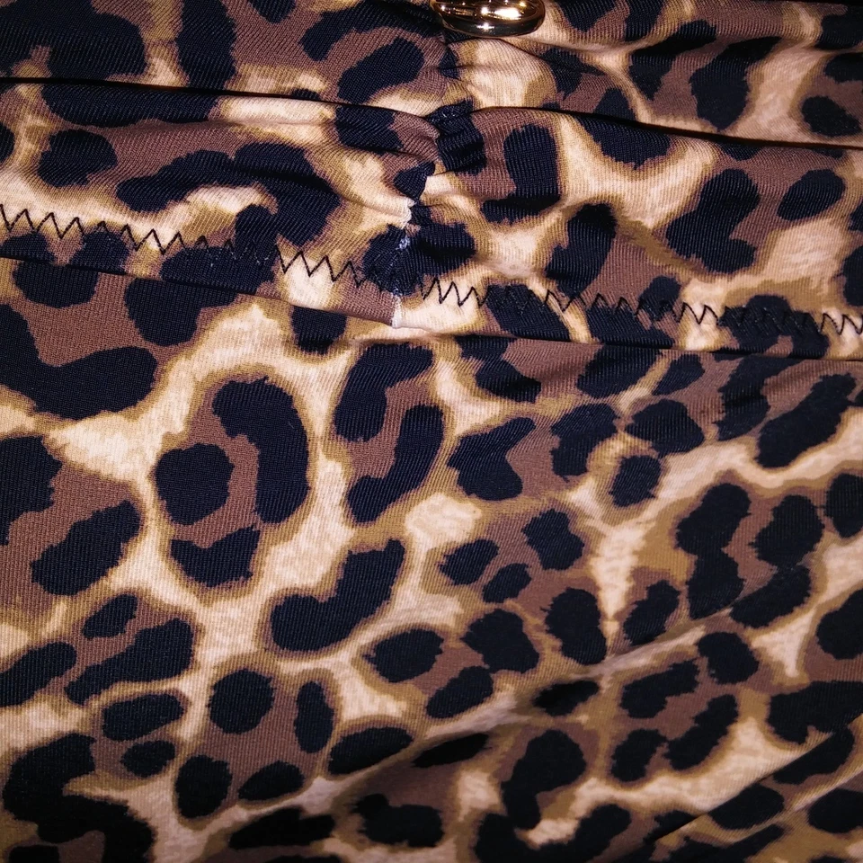 Bikini de natación Victoria Secret mediano superior e inferior triángulo estampado animal leopardo Foto 4 de 4