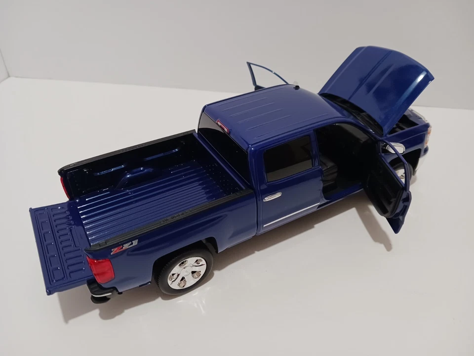 1:24 2014 "Blue Topaz" Silverado LTZ Z71 Crew Cab Pickup Truck, Made by Norscot  - Image 4 of 4