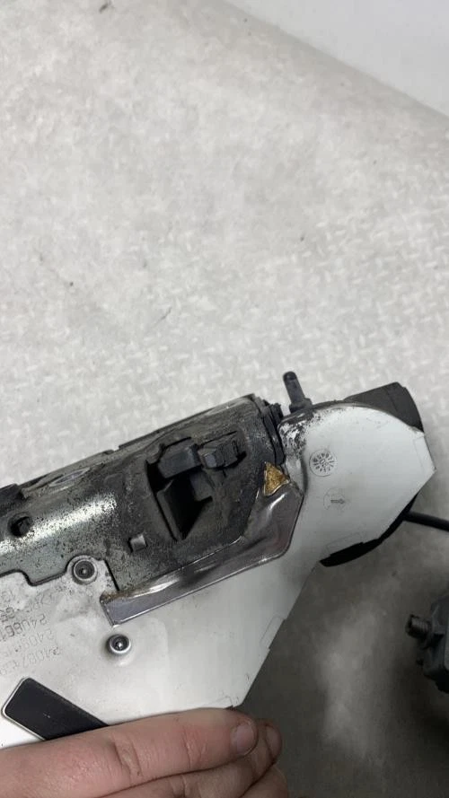 Serrure avant gauche PEUGEOT 207 PHASE 1 9135V6 - Photo 2/4