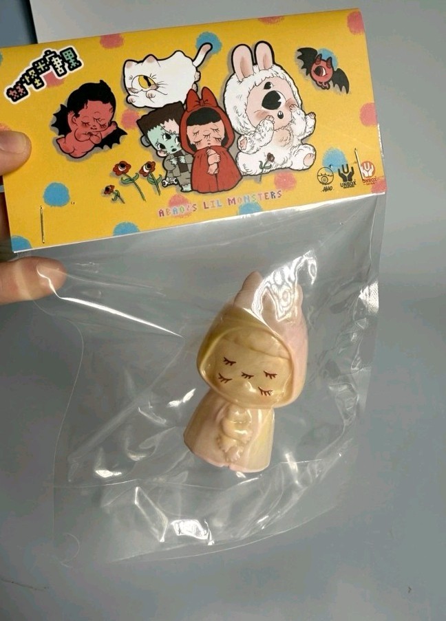 UNBOX INDUSTRIES ABAO Little Monster CANDY PUPPETS SOFUBI Dcon