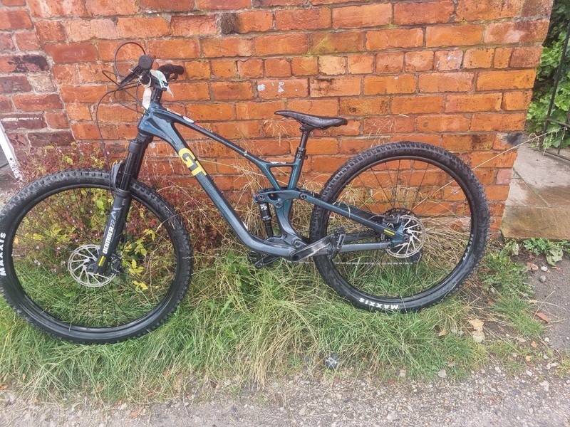 GT Sensor ST Carbon Elite 2025 Full Suspension MTB Medium