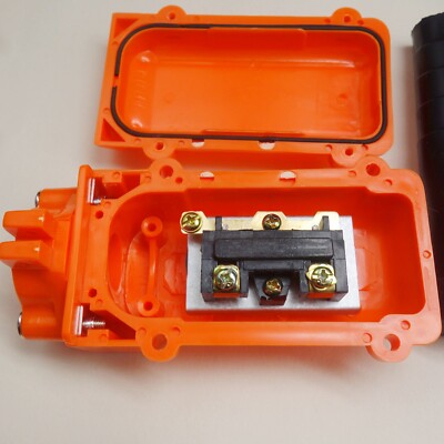 YXQ 2-Way Hoist Up/Down Switch – Rainproof Pendant Control Station COB-61DR For Cranes & Heavy Machinery (Yellow)