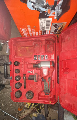 MILWAUKEE 2676-22 M18 FORCE LOGIC 10 TON KNOCKOUT PUNCH SET